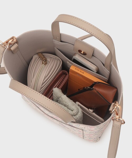 LAURA ASHLEY(ローラアシュレイ)の「エルストンガーデン柄 トートバッグ(トートバッグ・レディース・ピンク系その他/ブルー系その他2/ホワイト系その他・00)」の20枚目の写真