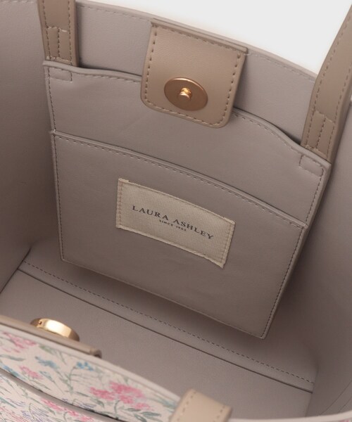 LAURA ASHLEY(ローラアシュレイ)の「エルストンガーデン柄 トートバッグ(トートバッグ・レディース・ピンク系その他/ブルー系その他2/ホワイト系その他・00)」の22枚目の写真