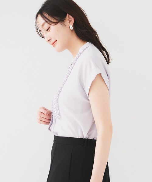 UNTITLED（アンタイトル）の「【吸水速乾/UVケア】フィブリルフリルブラウス（シャツ/ブラウス・レディース・ライトグレー/ベージュ/ブラック/オフホワイト/ブラウン系その他/サックスブルー/ダークグレー・44/48/00/02/04）」の22枚目の写真