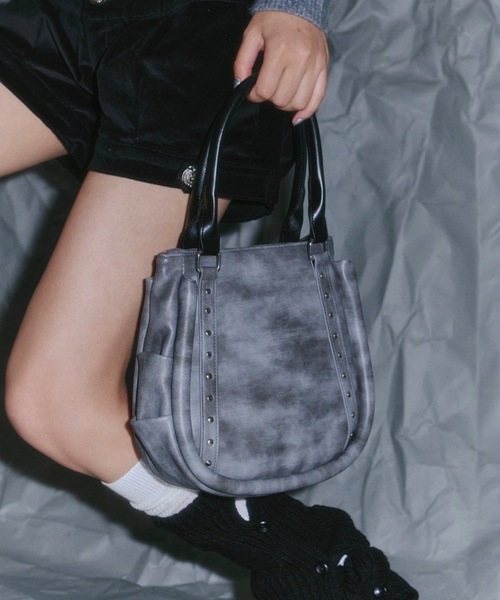 DTYYPE（ドタイプ）の「スタッズラインラウンドバッグ（ハンドバッグ・レディース・グレー/ブラック/ホワイト・FREE）」の16枚目の写真