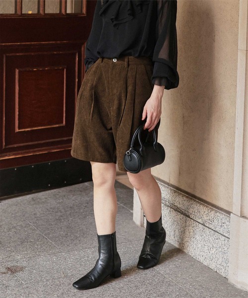 d.i.a.ラビットファー付きブラウンコーデュロイショートパンツ d.i.a