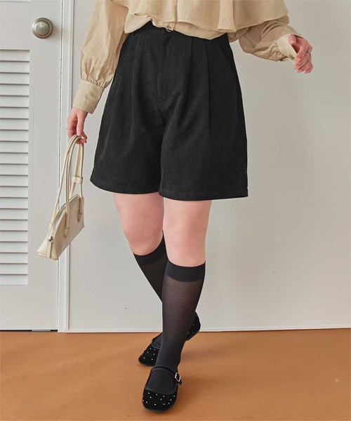 titivate(ティティベイト)の「コーデュロイタックショートパンツ(その他パンツ・レディース・ブラウン/ブラック・L/M/S)」の2枚目の写真