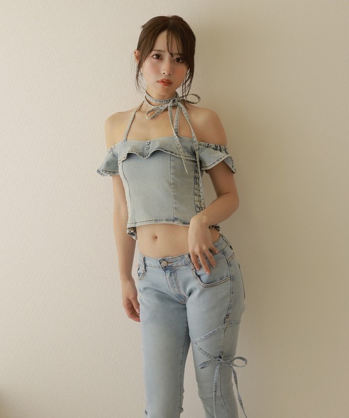 M DOLLY(エムドリー)の「*M DOLLY original* switching lace flare denim pants/スイッチングレースフレアデニムパンツ(デニムパンツ・レディース・ライトブルー・XS/S/M)」の4枚目の写真