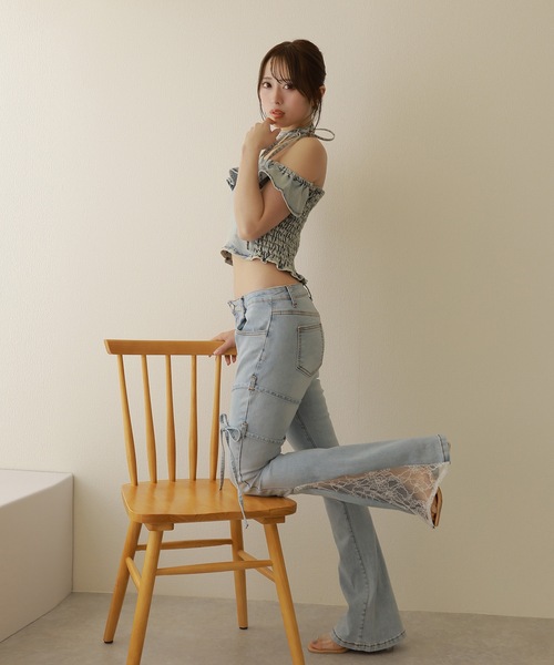 M DOLLY(エムドリー)の「*M DOLLY original* switching lace flare denim pants/スイッチングレースフレアデニムパンツ(デニムパンツ・レディース・ライトブルー・XS/S/M)」の6枚目の写真