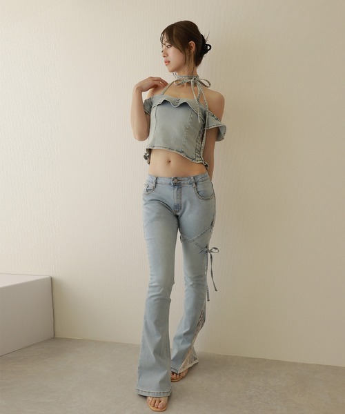 M DOLLY(エムドリー)の「*M DOLLY original* switching lace flare denim pants/スイッチングレースフレアデニムパンツ(デニムパンツ・レディース・ライトブルー・XS/S/M)」の2枚目の写真
