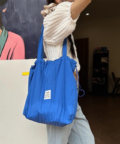 VIBGYOR(ヴィブジョー)の「Mignonjour/ストライプ巾着トートバッグ M2774(トートバッグ・レディース・レッド/ピンク/ベージュ/ブルー/アイボリー・FREE)」の3枚目の写真