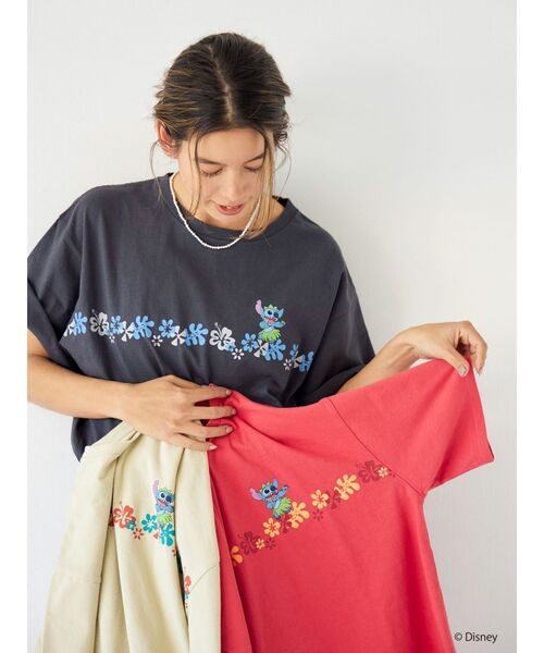 Ungrid（アングリッド）の「スティッチデザインプリントTee（Tシャツ/カットソー・レディース・ベージュ/ブラック/レッド・FREE）」の4枚目の写真