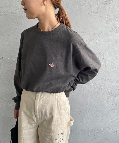 DANTON（ダントン）の「[DANTON/ダントン] ワンポイントロゴ クルーネックロンT（Tシャツ/カットソー・レディース・チャコール/ホワイト/ブラック/レッド/ダークブラウン/ホワイト系その他・S/M/L）」の4枚目の写真