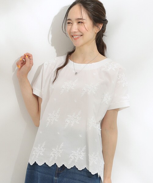 SHOO・LA・RUE(シューラルー)の「【洗える/S-LL】インせず着られる さらっと大人上品 刺繍トップス(Tシャツ/カットソー・レディース・ブラック/オフホワイト/イエロー・01/04/03/02)」の2枚目の写真