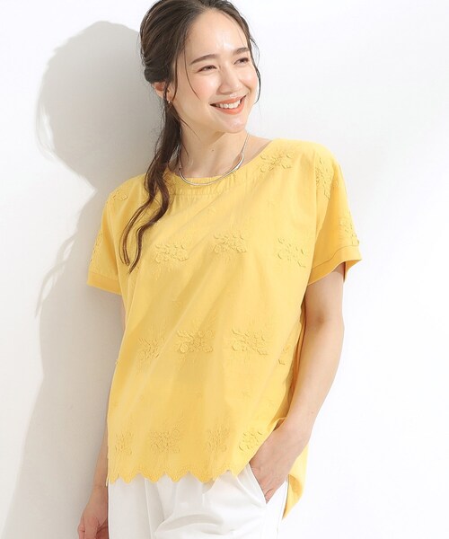 SHOO・LA・RUE(シューラルー)の「【洗える/S-LL】インせず着られる さらっと大人上品 刺繍トップス(Tシャツ/カットソー・レディース・ブラック/オフホワイト/イエロー・01/04/03/02)」の1枚目の写真