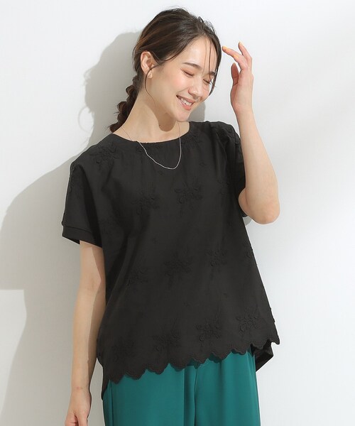 SHOO・LA・RUE(シューラルー)の「【洗える/S-LL】インせず着られる さらっと大人上品 刺繍トップス(Tシャツ/カットソー・レディース・ブラック/オフホワイト/イエロー・01/04/03/02)」の8枚目の写真