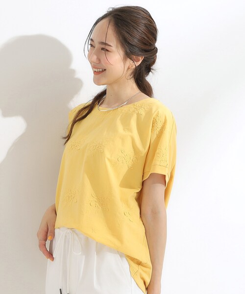 SHOO・LA・RUE(シューラルー)の「【洗える/S-LL】インせず着られる さらっと大人上品 刺繍トップス(Tシャツ/カットソー・レディース・ブラック/オフホワイト/イエロー・01/04/03/02)」の13枚目の写真