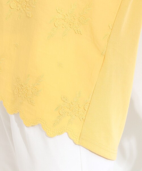 SHOO・LA・RUE(シューラルー)の「【洗える/S-LL】インせず着られる さらっと大人上品 刺繍トップス(Tシャツ/カットソー・レディース・ブラック/オフホワイト/イエロー・01/04/03/02)」の21枚目の写真