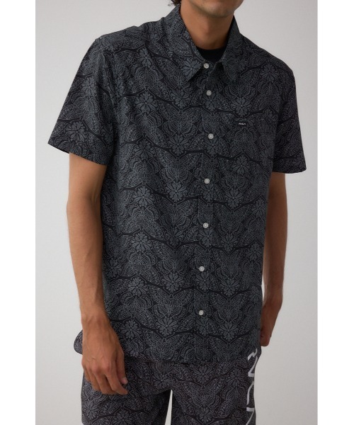 AZUL by moussy（アズールバイマウジー）の「RVCA×AZUL シャツ（シャツ/ブラウス・メンズ・ブラック/ブルー・FREE）」の2枚目の写真