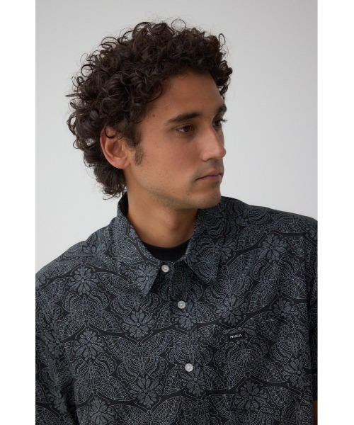 AZUL by moussy（アズールバイマウジー）の「RVCA×AZUL シャツ（シャツ/ブラウス・メンズ・ブラック/ブルー・FREE）」の3枚目の写真