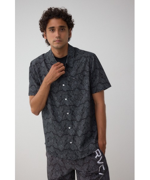 AZUL by moussy（アズールバイマウジー）の「RVCA×AZUL シャツ（シャツ/ブラウス・メンズ・ブラック/ブルー・FREE）」の4枚目の写真