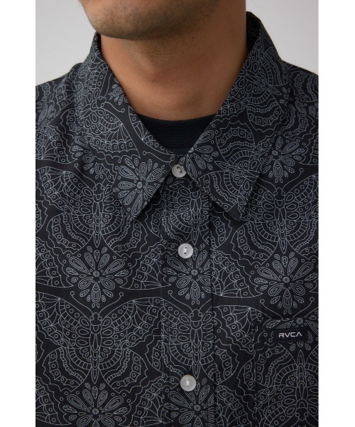 AZUL by moussy（アズールバイマウジー）の「RVCA×AZUL シャツ（シャツ/ブラウス・メンズ・ブラック/ブルー・FREE）」の9枚目の写真