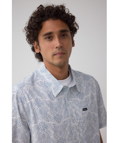 AZUL by moussy（アズールバイマウジー）の「RVCA×AZUL シャツ（シャツ/ブラウス・メンズ・ブラック/ブルー・FREE）」の13枚目の写真