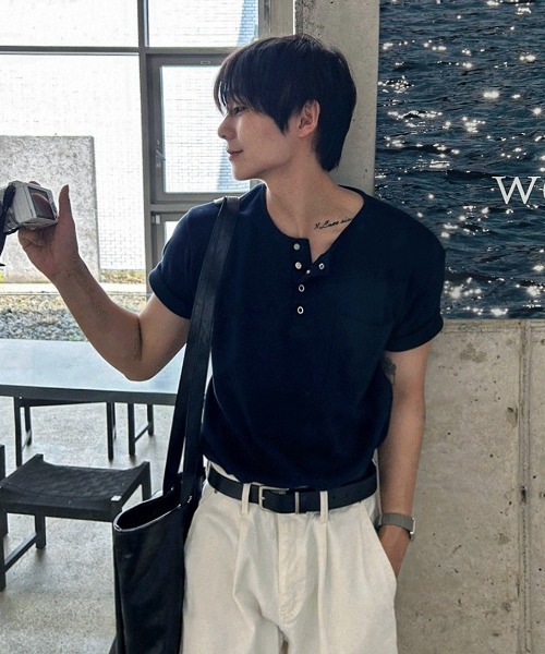 COSYHARU（コシハル）の「[MADE]ヘンリーネック半袖Tシャツ（Tシャツ/カットソー・メンズ・グレー/ネイビー/チャコール・FREE）」の17枚目の写真