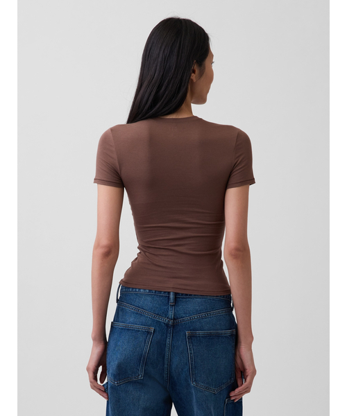 GAP(ギャップ)の「クロースニット ジャージーTシャツ(Tシャツ/カットソー・レディース・ワイン/カーキ/ピンク/ブラウン/ブルー/ダークブラウン/レオパード/ブラウン系その他・XS/S/M/L/XL/XXS)」の20枚目の写真