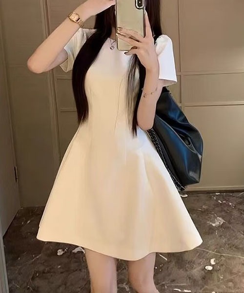 gossip！ロサンゼルス（ゴシップロサンゼルス）の「ミニワンピース 丸首半袖 A ライン無地ワンピース 通勤デート両用（ワンピース・レディース・ブラック/ホワイト/ライトグリーン・M/S/L）」の20枚目の写真