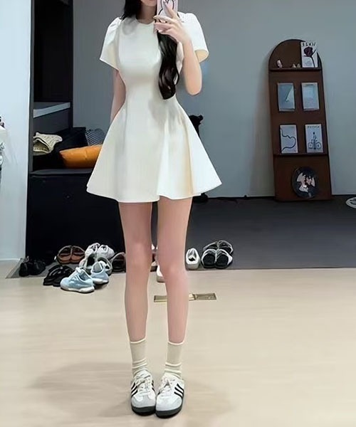 gossip！ロサンゼルス（ゴシップロサンゼルス）の「ミニワンピース 丸首半袖 A ライン無地ワンピース 通勤デート両用（ワンピース・レディース・ブラック/ホワイト/ライトグリーン・M/S/L）」の19枚目の写真