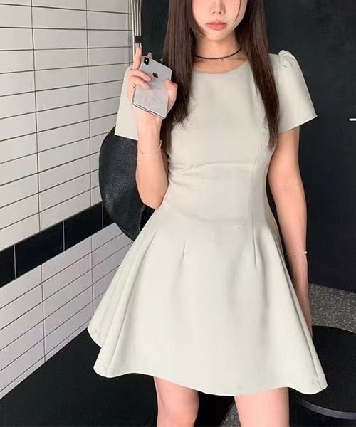 gossip！ロサンゼルス（ゴシップロサンゼルス）の「ミニワンピース 丸首半袖 A ライン無地ワンピース 通勤デート両用（ワンピース・レディース・ブラック/ホワイト/ライトグリーン・M/S/L）」の12枚目の写真