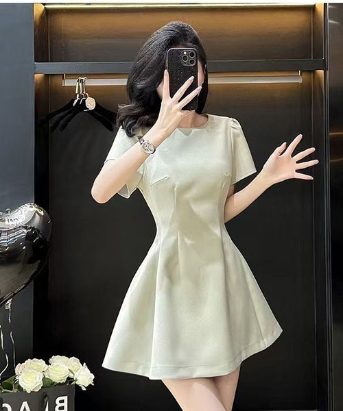 gossip！ロサンゼルス（ゴシップロサンゼルス）の「ミニワンピース 丸首半袖 A ライン無地ワンピース 通勤デート両用（ワンピース・レディース・ブラック/ホワイト/ライトグリーン・M/S/L）」の7枚目の写真