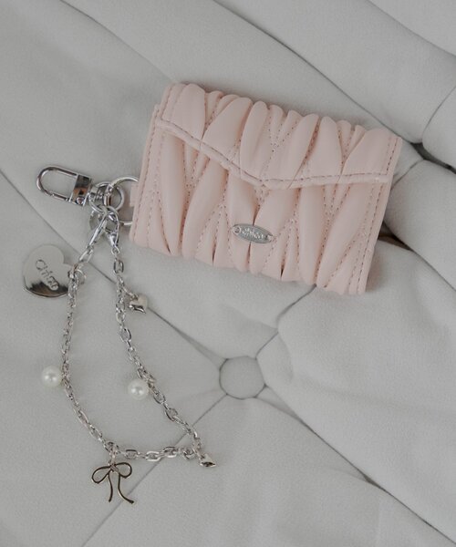 Chico（チコ）の「キルティングキーケースチャーム（ベルト・レディース・シルバー/アイボリー/ブラック/ピンク・FREE）」の3枚目の写真