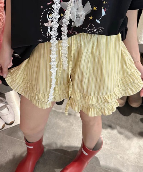 LYEON(リヨン)の「裾フリルストライプショートパンツ(その他パンツ・レディース・ブルー/イエロー/ピンク・FREE)」の3枚目の写真
