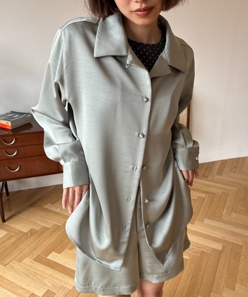 FUULLY STUDIO(フーリィーステューディオ)の「サテンオープンカラーシャツ/セットアップ(シャツ/ブラウス・レディース・ブラウン/チャコールグレー/ライトグリーン/アイボリー・FREE)」の8枚目の写真