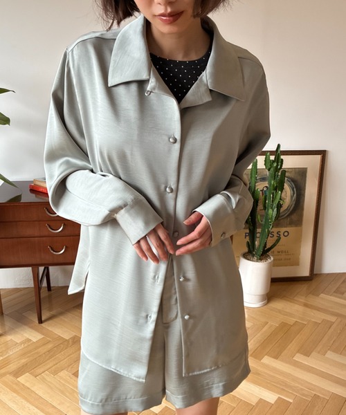 FUULLY STUDIO(フーリィーステューディオ)の「サテンオープンカラーシャツ/セットアップ(シャツ/ブラウス・レディース・ブラウン/チャコールグレー/ライトグリーン/アイボリー・FREE)」の9枚目の写真