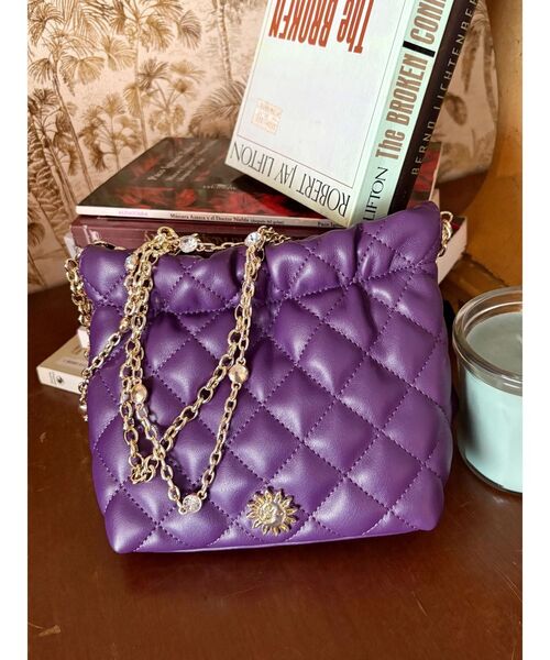 EVRIS（エヴリス）の「キルティングビジューチェーンミニBAG（ショルダーバッグ・レディース・ブラック/ブルー/パープル/その他1・FREE）」の3枚目の写真