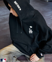 MARY QUANT（マリークワント）の「MLB × MARY QUANT/エムエルビー × マリークワント MLB×MARY QUANT EMBROIDERY SWEAT HOODIE/ロゴ裏起毛スウェットパーカー(限定展開)（パーカー）」