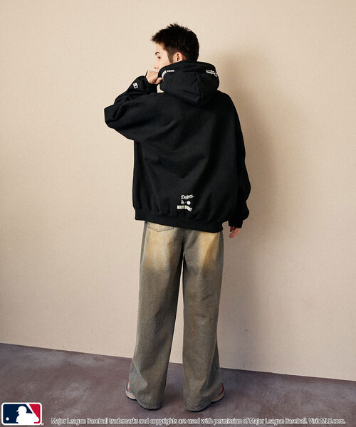 MLB × MARY QUANT/ ビックシルエット裏起毛スウェットパーカー セール】MLB × MARY QUANT/エムエルビー × マリークワント MLB×MARY