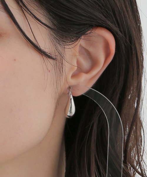 Kenneth Jay Lane（ネスジェイレーン）の「【Kenneth Jay Lane】 droplet fishhook earring：ピアス（ピアス（両耳用）・レディース・ゴールド/シルバー・FREE）」の7枚目の写真