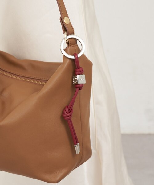 russet（ラシット）の「レザーコードバッグチャーム（チャーム・レディース・ブラウン/ピンク/ボルドー/ブラック/グレー系その他/ダークブラウン/イエロー/ピンク系その他/サックスブルー・FREE）」の9枚目の写真
