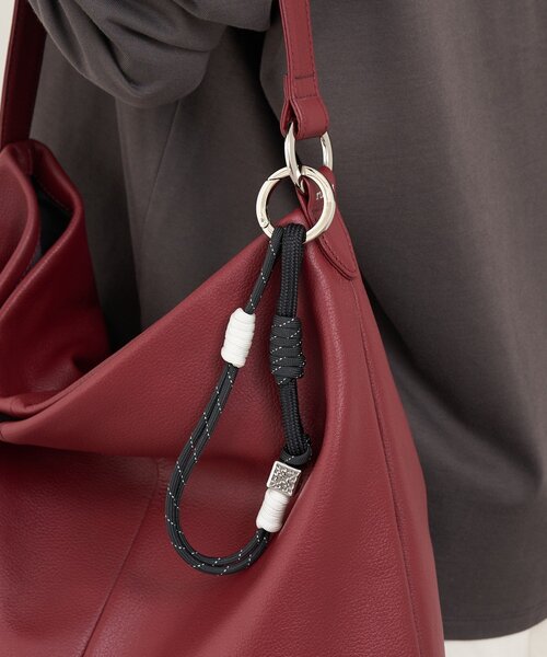 russet（ラシット）の「レザーコードバッグチャーム（チャーム・レディース・ブラウン/ピンク/ボルドー/ブラック/グレー系その他/ダークブラウン/イエロー/ピンク系その他/サックスブルー・FREE）」の17枚目の写真