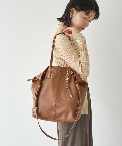 russet（ラシット）の「レザーコードバッグチャーム（チャーム・レディース・ブラウン/ピンク/ボルドー/ブラック/グレー系その他/ダークブラウン/イエロー/ピンク系その他/サックスブルー・FREE）」の19枚目の写真