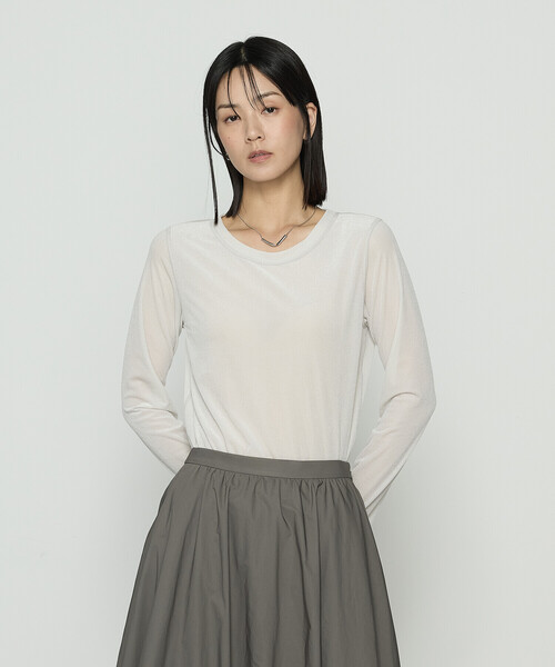 K.T KIYOKO TAKASE(キヨコタカセ)の「シアーベロア ラウンドネックプルオーバー(Tシャツ/カットソー・レディース・サックスブルー/ブラック/グレイッシュベージュ・9号/11号)」の3枚目の写真