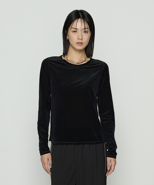 K.T KIYOKO TAKASE(キヨコタカセ)の「シアーベロア ラウンドネックプルオーバー(Tシャツ/カットソー・レディース・サックスブルー/ブラック/グレイッシュベージュ・9号/11号)」の2枚目の写真