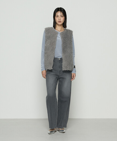 K.T KIYOKO TAKASE(キヨコタカセ)の「シアーベロア ラウンドネックプルオーバー(Tシャツ/カットソー・レディース・サックスブルー/ブラック/グレイッシュベージュ・9号/11号)」の9枚目の写真