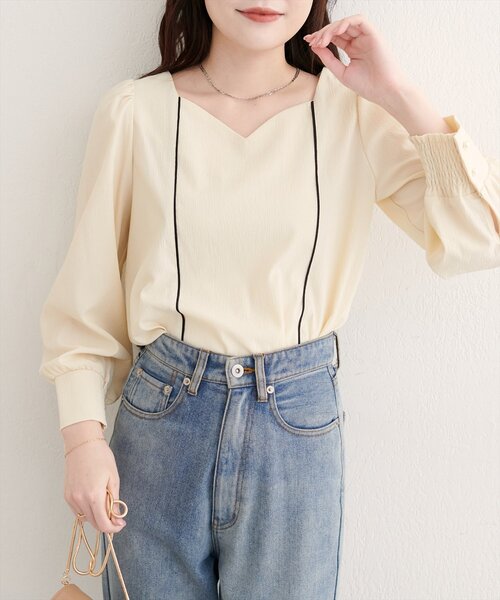 natural couture（ナチュラルクチュール）の「ハートネックパイピング配色ブラウス（シャツ/ブラウス・レディース・ブラウン/ピンク/ネイビー/アイボリー・FREE）」の2枚目の写真