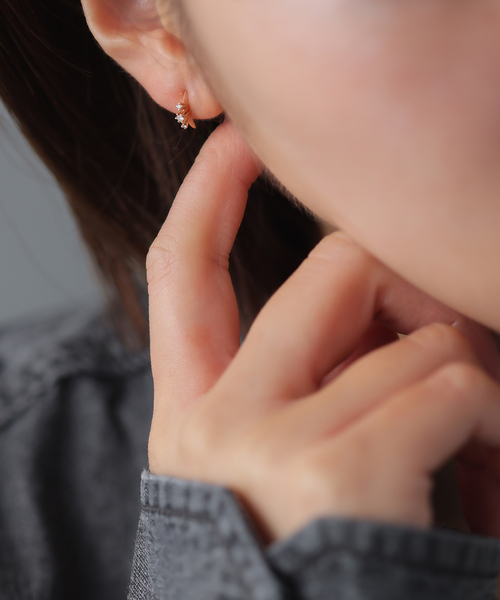 セール】レイディアルダイヤピアス K10（両耳）（ピアス（両耳用