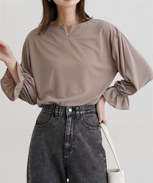 nissen（ニッセン）の「【UV・接触冷感・ストレッチ・吸汗速乾】キーネック長袖プルオーバー（Tシャツ/カットソー・レディース・モカ/グリーン/ベージュ・LL/S/L/M）」の3枚目の写真