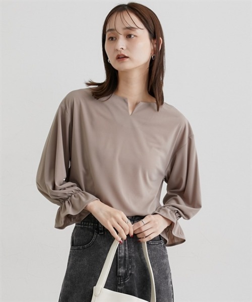 nissen（ニッセン）の「【UV・接触冷感・ストレッチ・吸汗速乾】キーネック長袖プルオーバー（Tシャツ/カットソー・レディース・モカ/グリーン/ベージュ・LL/S/L/M）」の4枚目の写真