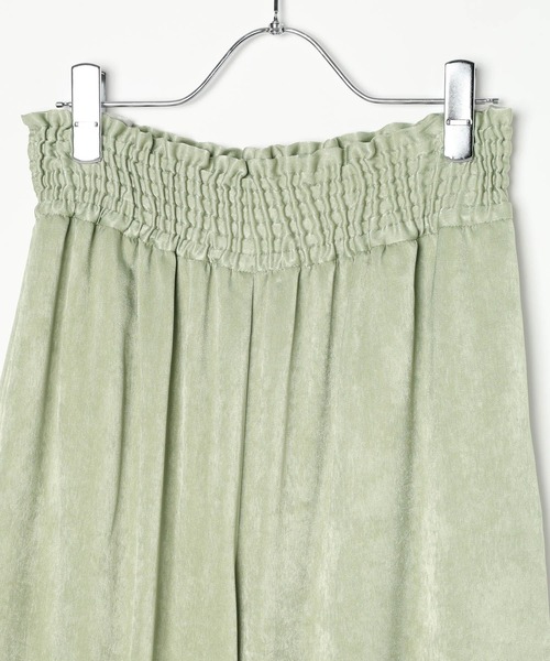 LEPSIM（レプシィム）の「サテンギャザーWストレートパンツ　600152（その他パンツ・レディース・セージグリーン/ブラック/アイボリー/カーキブラウン・FREE）」の6枚目の写真