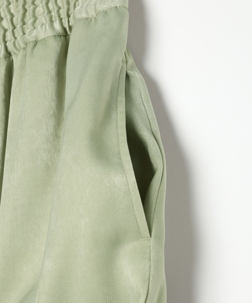 LEPSIM（レプシィム）の「サテンギャザーWストレートパンツ　600152（その他パンツ・レディース・セージグリーン/ブラック/アイボリー/カーキブラウン・FREE）」の7枚目の写真