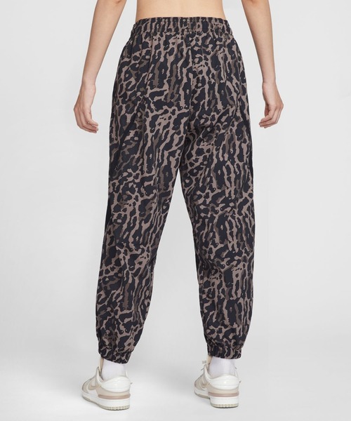NIKE（ナイキ）の「ナイキ NIKE ナイキ  NSW トレンド ウーヴン ハイブリット AOP パンツ（その他パンツ・レディース・ブラック・M/L）」の7枚目の写真