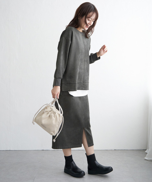 ikka（イッカ）の「【雑誌InRed1月号掲載】フェイクスエードスカート【親子コーデ】（スカート・レディース・チャコール/グリーン/ベージュ/ブラウン系その他・M/L/S）」の12枚目の写真